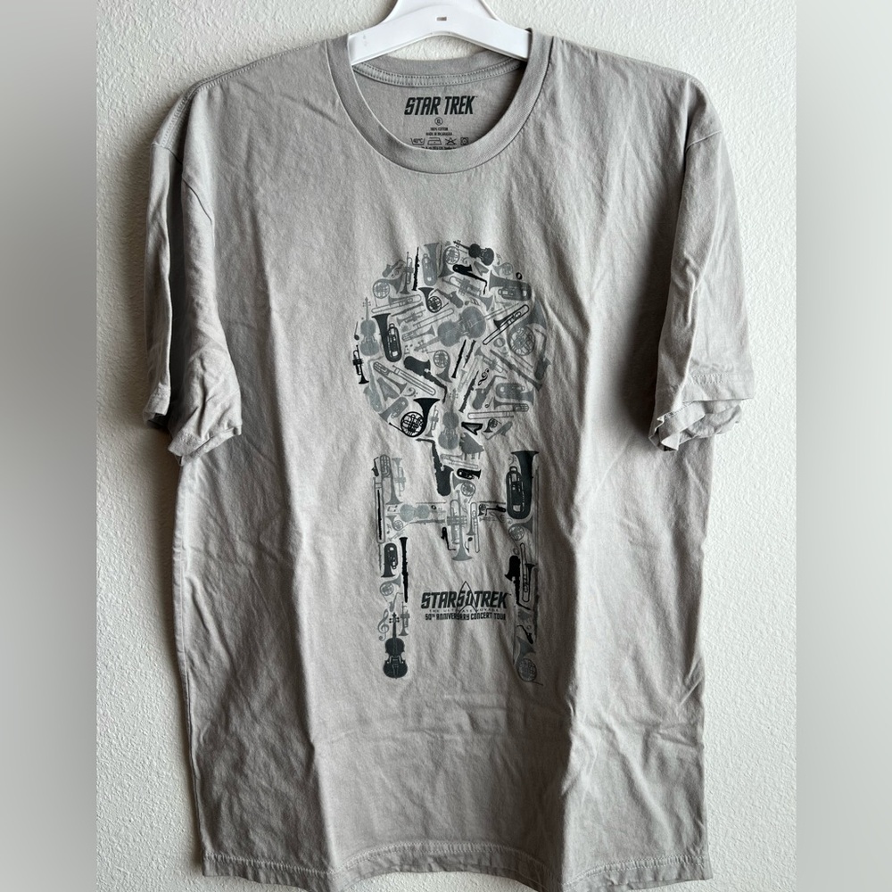 Star Trek Men's Short Sleeve Graphic Tee in Light Gray